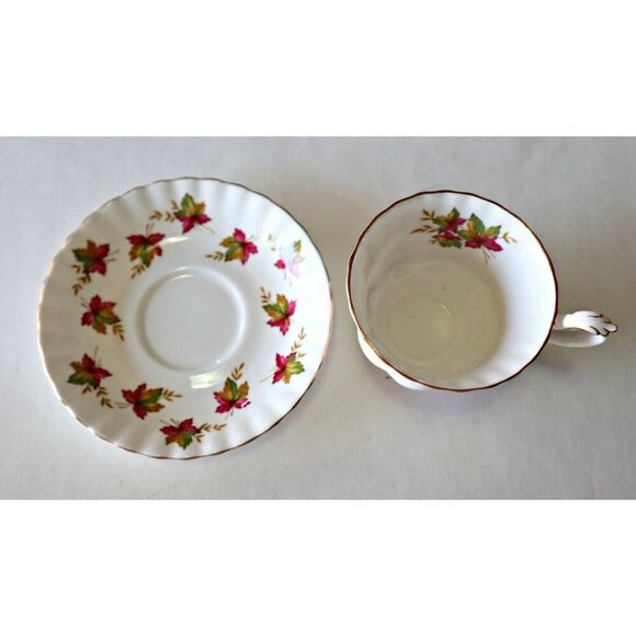 COPY - Vintage Teacup and Saucer Royal Albert Tea Cup Canada Maple  Leaf Canada - Picture 4 of 6